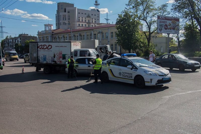 ДТП на Запорожском шоссе: столкнулись Opel Astra и грузовик Богдан 5