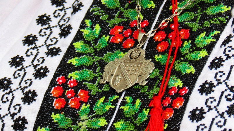 На Фестивальном причале провели флешмоб ко Дню вышиванки 21