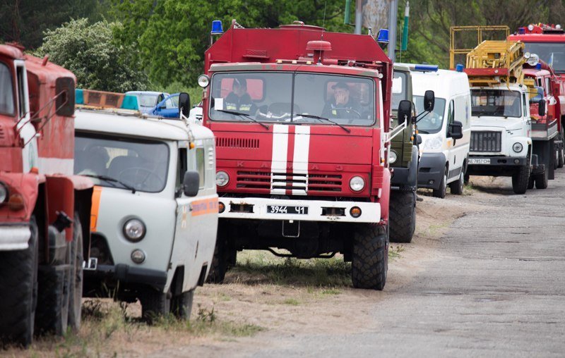 Огонь, пожарная техника и сотни спасателей: что происходило на военном полигоне под Днепром 1