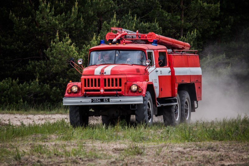 Огонь, пожарная техника и сотни спасателей: что происходило на военном полигоне под Днепром 16