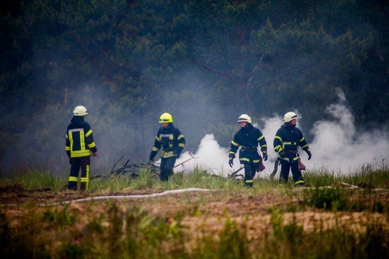 Огонь, пожарная техника и сотни спасателей: что происходило на военном полигоне под Днепром 22