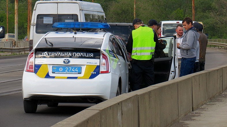 ДТП на Старом мосту: образовалась пробка 2