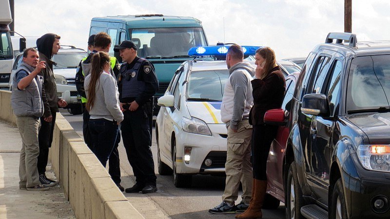 ДТП на Старом мосту: образовалась пробка 5