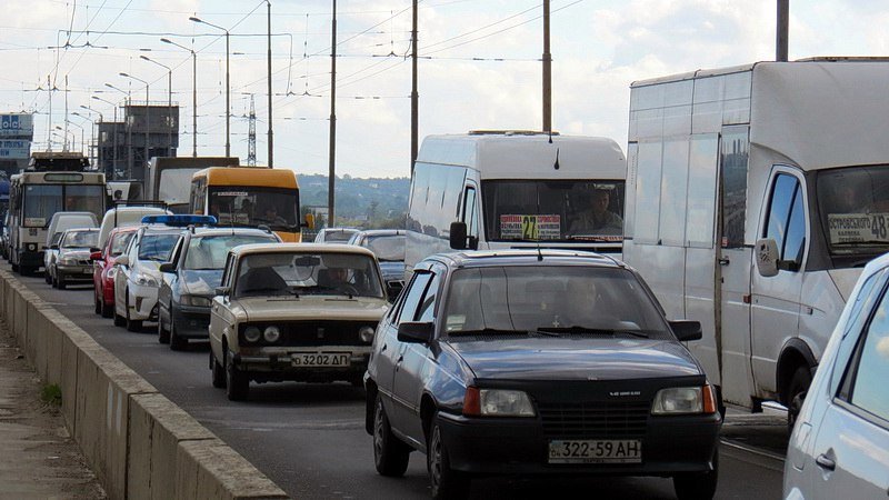 ДТП на Старом мосту: образовалась пробка 6