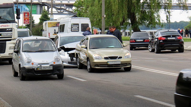 ДТП на Сичеславской Набережной: столкнулись Toyota и Daewoo 1