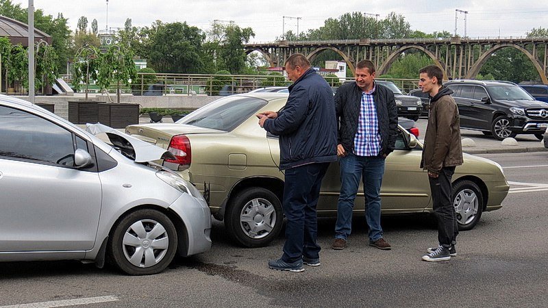 ДТП на Сичеславской Набережной: столкнулись Toyota и Daewoo 3