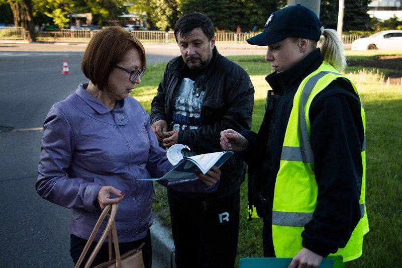 Новые знаки - новые проблемы: на кольце возле Дафи столкнулись Daewoo и Renault 6