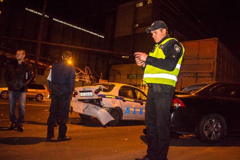 ДТП на Набережной с участием маршрутки: в больнице оказались три человека 11