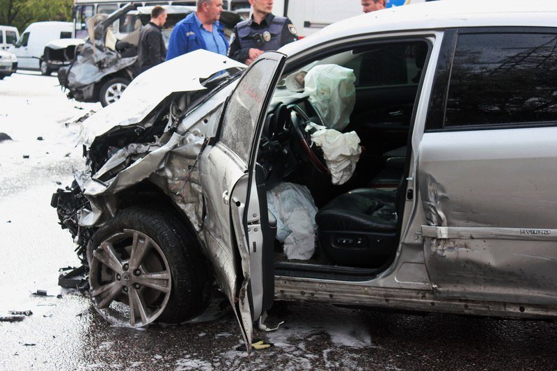 Авария с пострадавшими на Набережной: подробности происшествия 9