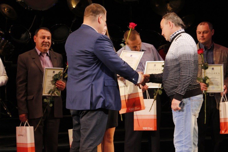 Борис Филатов наградил лучших сотрудников ЕВРАЗа 6