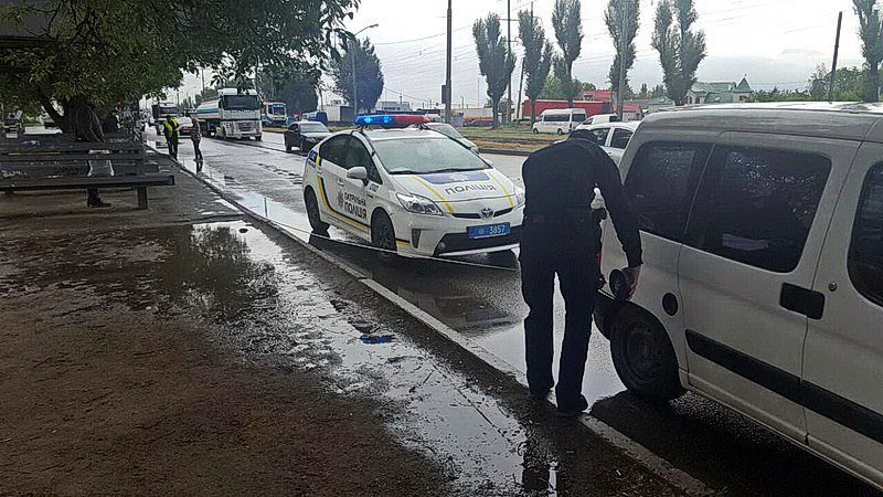 Тройное ДТП на Донецком шоссе: столкнулись Geely, Cherry и Citroen 4