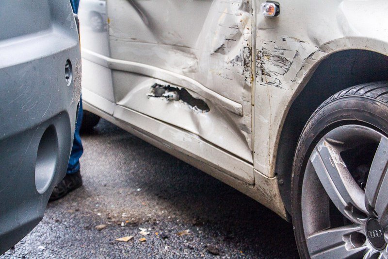 ДТП на Яворницкого: на злосчастном перекрестке не поделили дорогу маршрутка и Audi 4