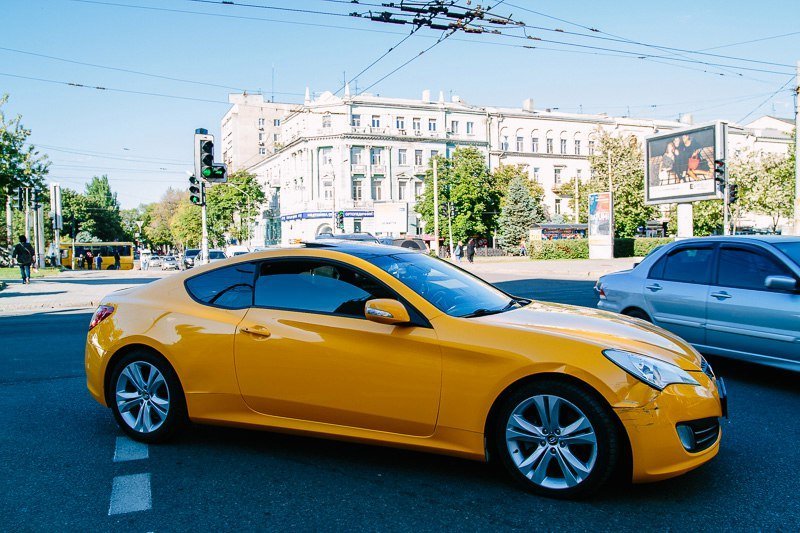 ДТП на проспекте Яворницкого: Hyundai въехал в Ford 1