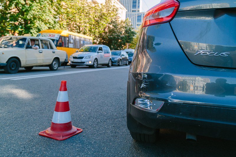 ДТП на проспекте Яворницкого: Hyundai въехал в Ford 4