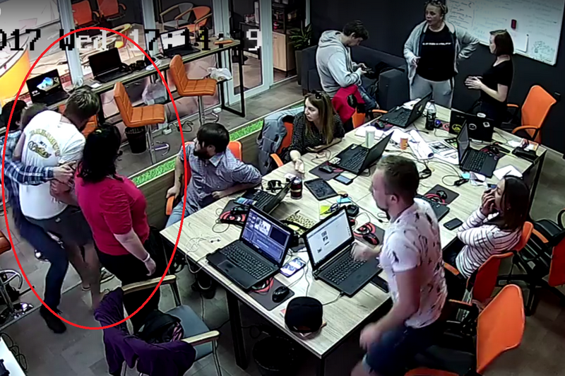 В Днепре напали на редакцию Информатора 3