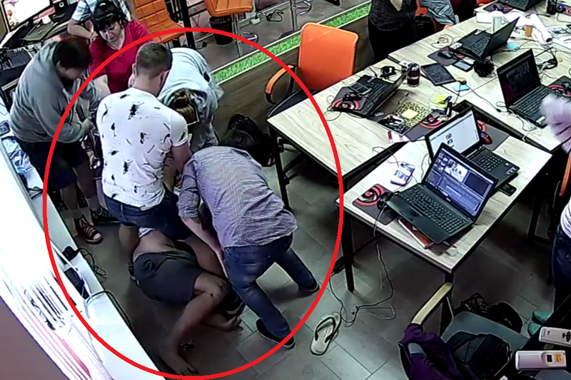 В Днепре напали на редакцию Информатора 4