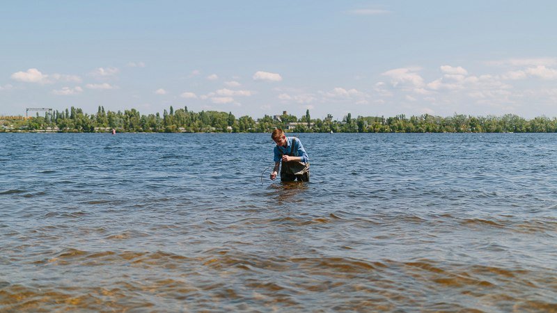Студенты ДИИТа делают анализ воды в Днепре 3