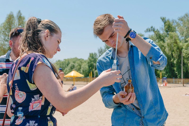 Студенты ДИИТа делают анализ воды в Днепре 9