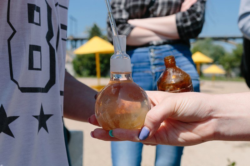 Студенты ДИИТа делают анализ воды в Днепре 10