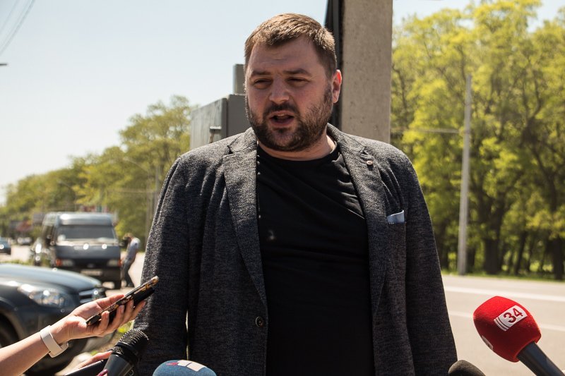 Заживем безопасно: на Тополе установили новый светофор 5