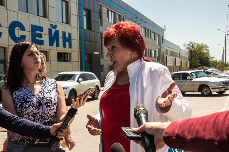 Заживем безопасно: на Тополе установили новый светофор 7