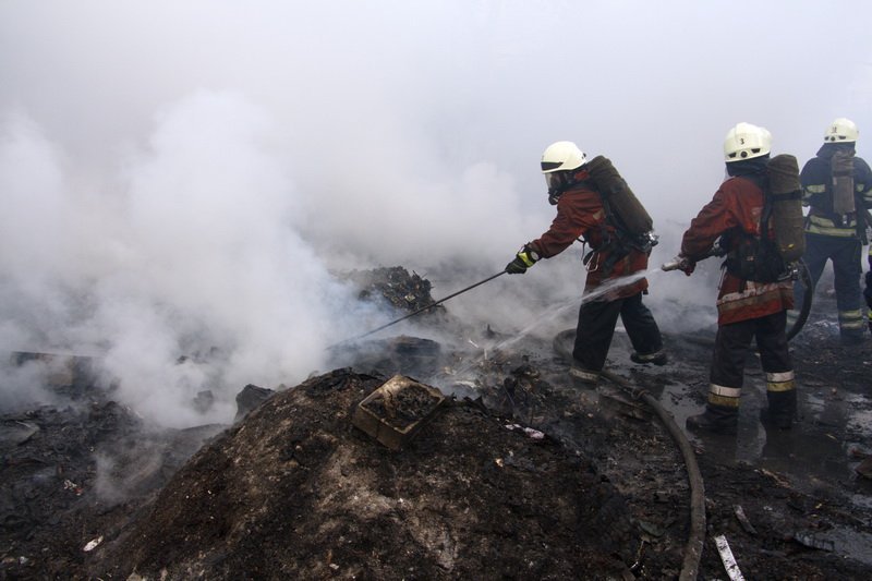 Новые подробности пожара на левом берегу, который задымил весь Днепр 2
