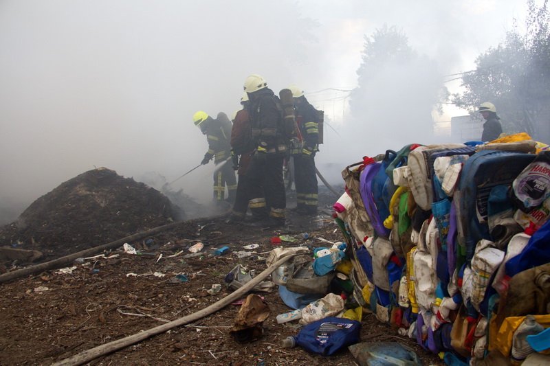 Новые подробности пожара на левом берегу, который задымил весь Днепр 3