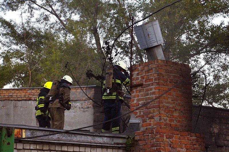 Новые подробности пожара на левом берегу, который задымил весь Днепр 5
