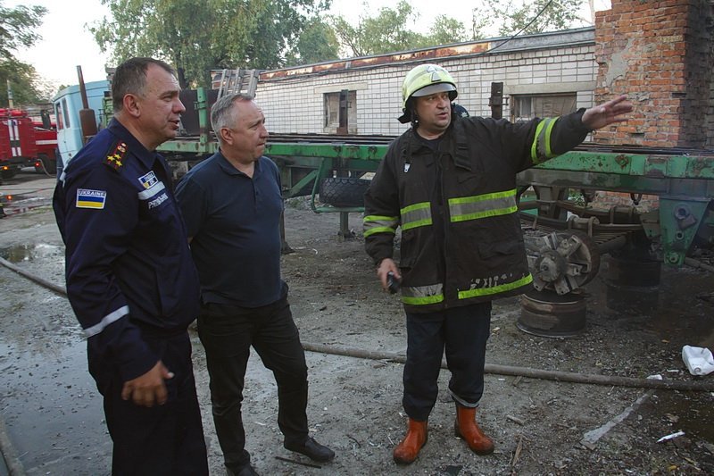 Новые подробности пожара на левом берегу, который задымил весь Днепр 6