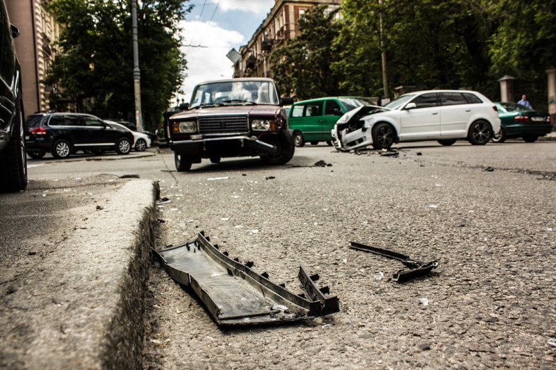 ДТП в центре Днепра: беременной стало плохо за рулем 7
