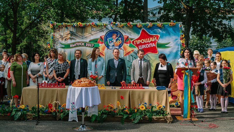 Как отметили Последний звонок в элитных школах Днепра 4