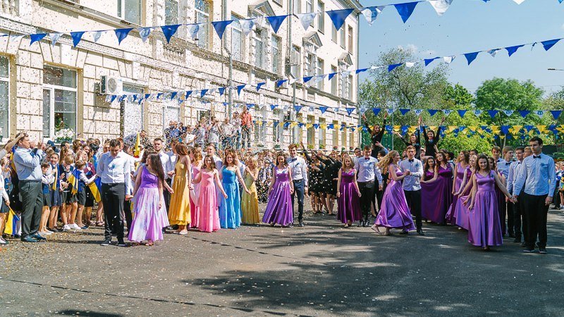 Как отметили Последний звонок в элитных школах Днепра 7