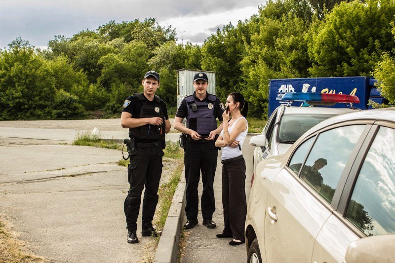 ДТП на Космической: мопед врезался в Renault 9