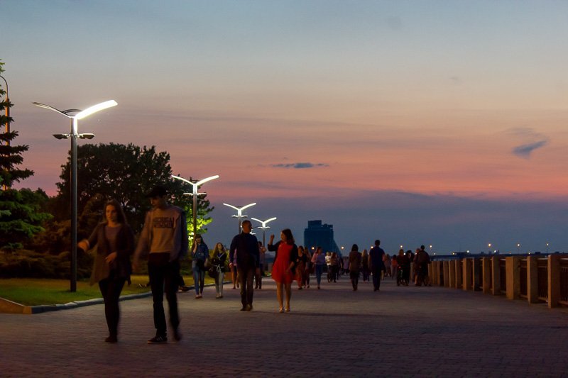 Как выпускники отметили Последний звонок в центре Днепра: ищите себя на фотографиях 5