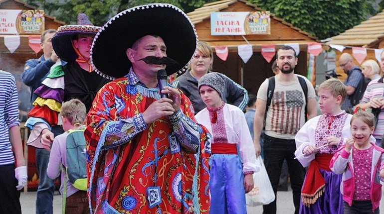 Праздник живота и культуры: в Днепре прошел фестиваль КОЛОрит наций 11