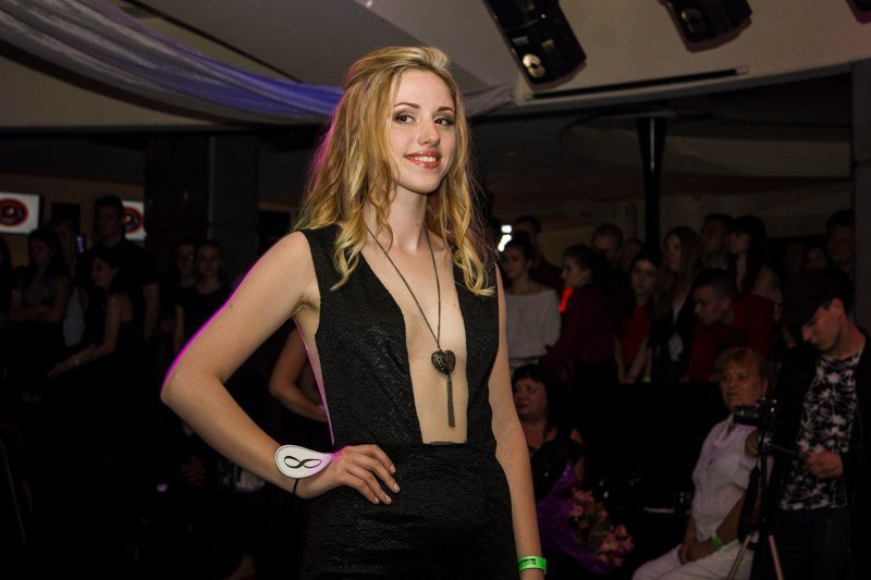 Танцы на пилоне и дефиле в вечерних платьях: в Днепре выбирали "Мисс НМетАУ-2017" 2