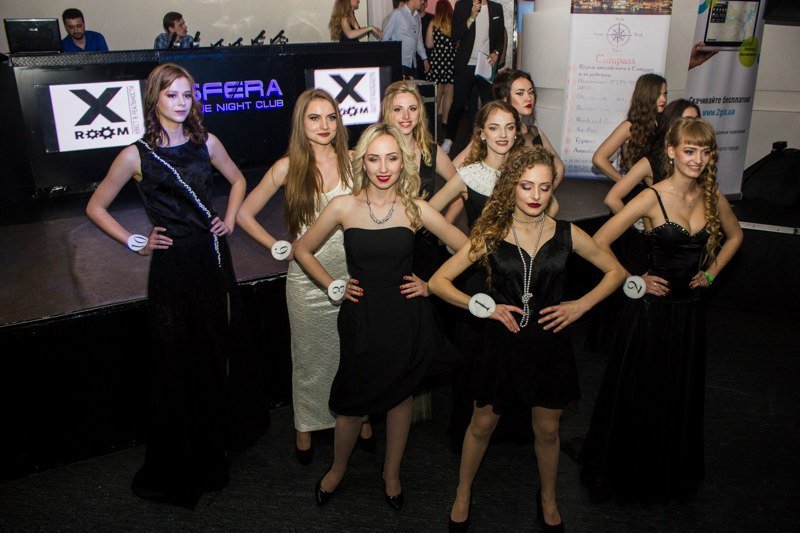 Танцы на пилоне и дефиле в вечерних платьях: в Днепре выбирали "Мисс НМетАУ-2017" 5