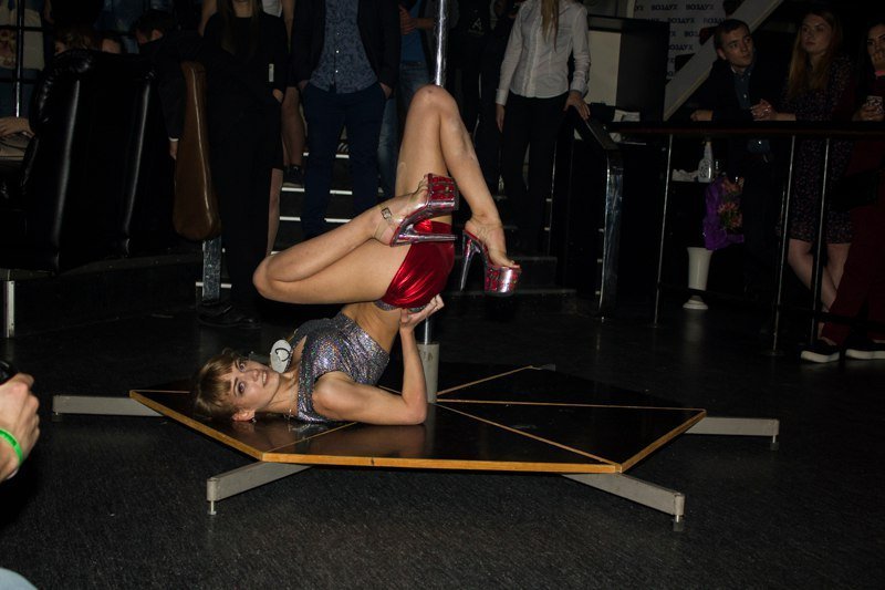 Танцы на пилоне и дефиле в вечерних платьях: в Днепре выбирали "Мисс НМетАУ-2017" 11