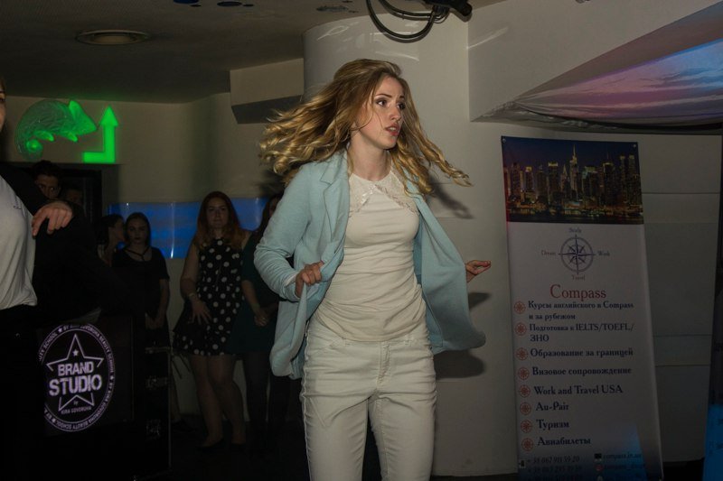 Танцы на пилоне и дефиле в вечерних платьях: в Днепре выбирали "Мисс НМетАУ-2017" 14