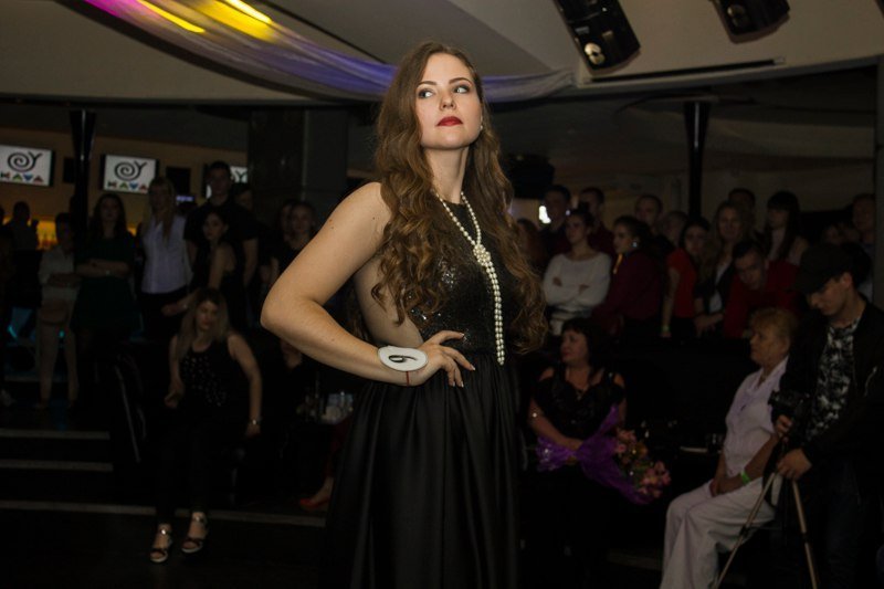 Танцы на пилоне и дефиле в вечерних платьях: в Днепре выбирали "Мисс НМетАУ-2017" 20