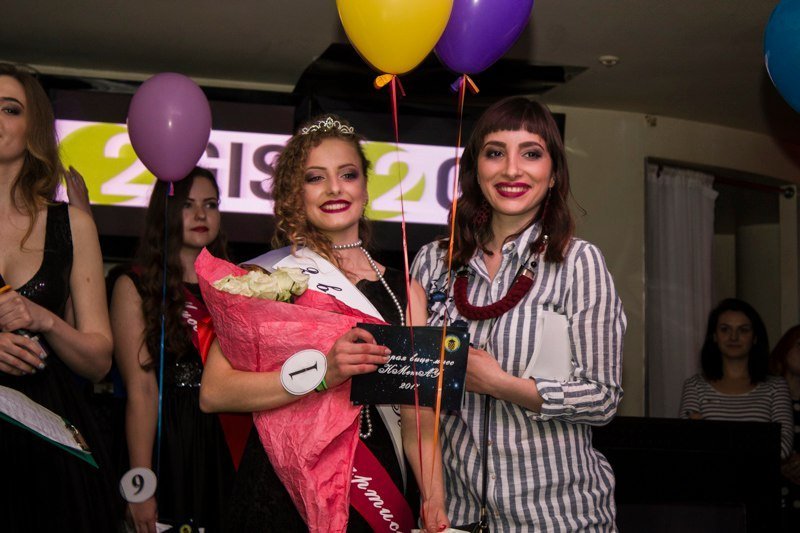 Танцы на пилоне и дефиле в вечерних платьях: в Днепре выбирали "Мисс НМетАУ-2017" 26