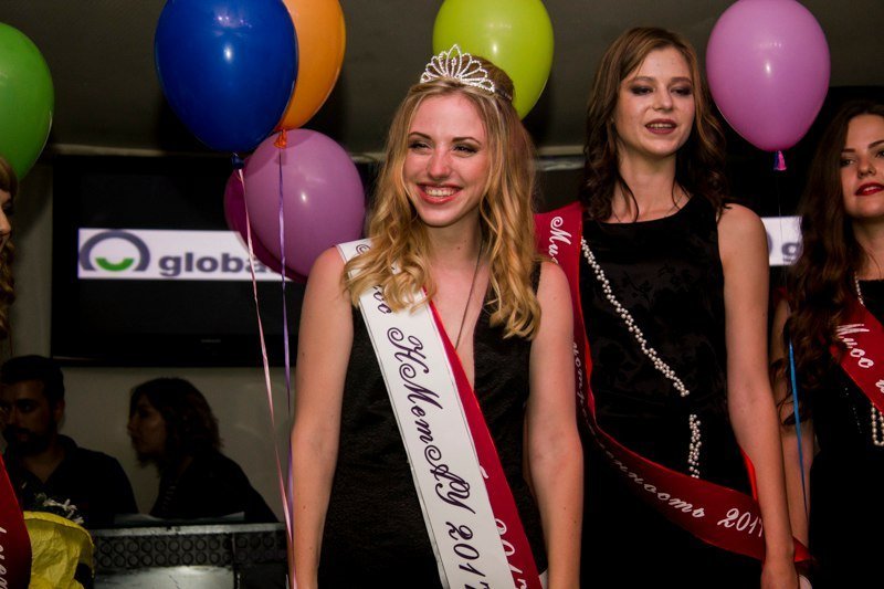 Танцы на пилоне и дефиле в вечерних платьях: в Днепре выбирали "Мисс НМетАУ-2017" 28