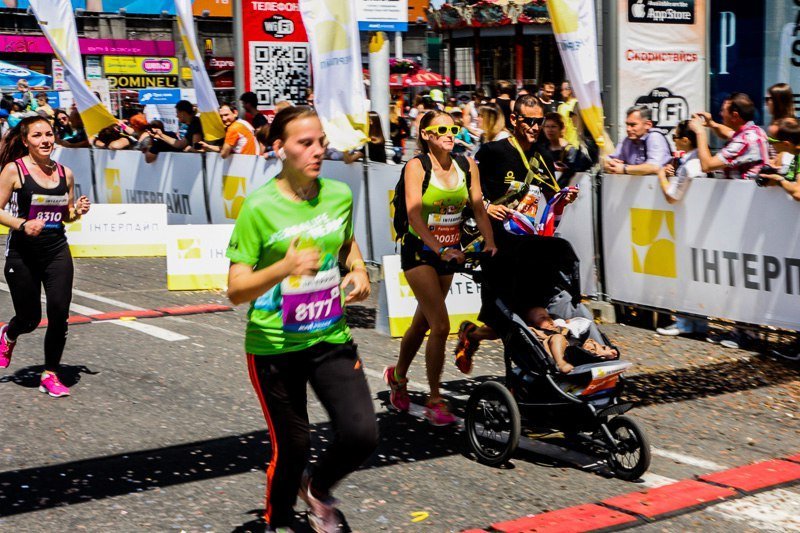 Семейный спорт: в рамках Interpipe Dnipro Half Marathon 2017 прошел забег Family Run 4
