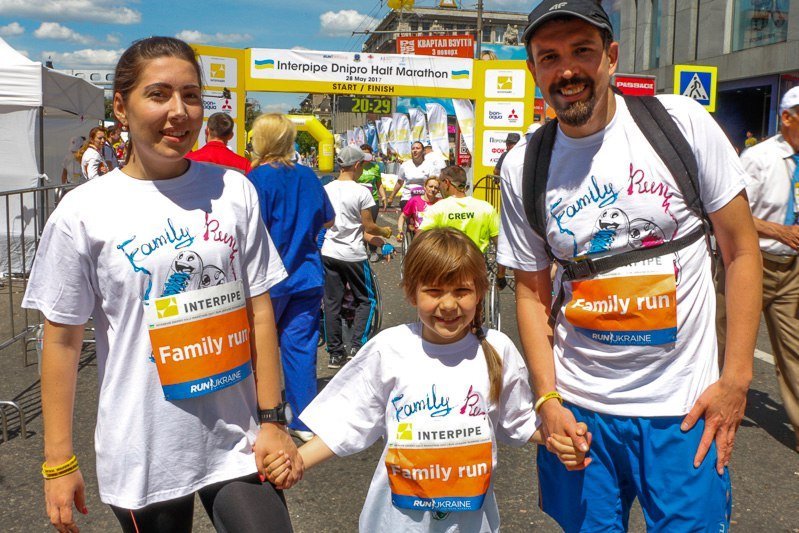 Семейный спорт: в рамках Interpipe Dnipro Half Marathon 2017 прошел забег Family Run 10