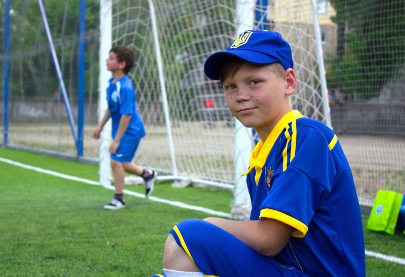 Футбольное будущее Днепра: Ротань и Зозуля открыли филиал академии футбола для детей 5