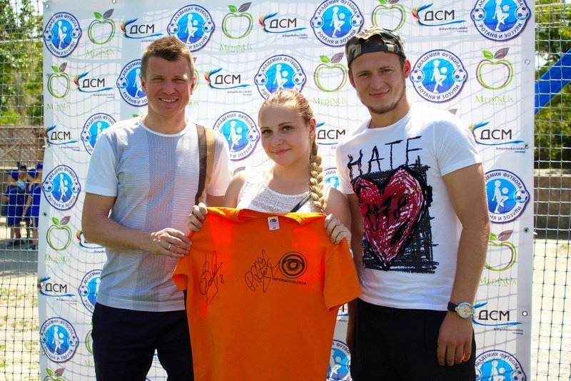 Футбольное будущее Днепра: Ротань и Зозуля открыли филиал академии футбола для детей 9