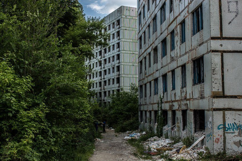 Неразделенная любовь: на Тополе подросток хотел прыгнуть с 9 этажа 1