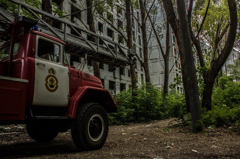 Неразделенная любовь: на Тополе подросток хотел прыгнуть с 9 этажа 5