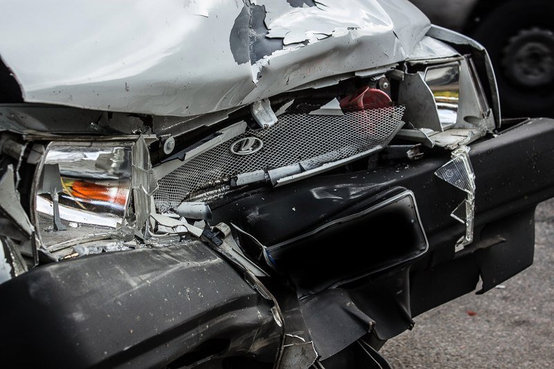 В ДТП на Набережной столкнулись ВАЗ и Toyota 3