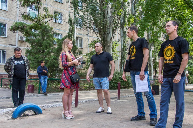Борьба за квартиры на Победе: комментарии жильцов, собственников и Духа Нации 1